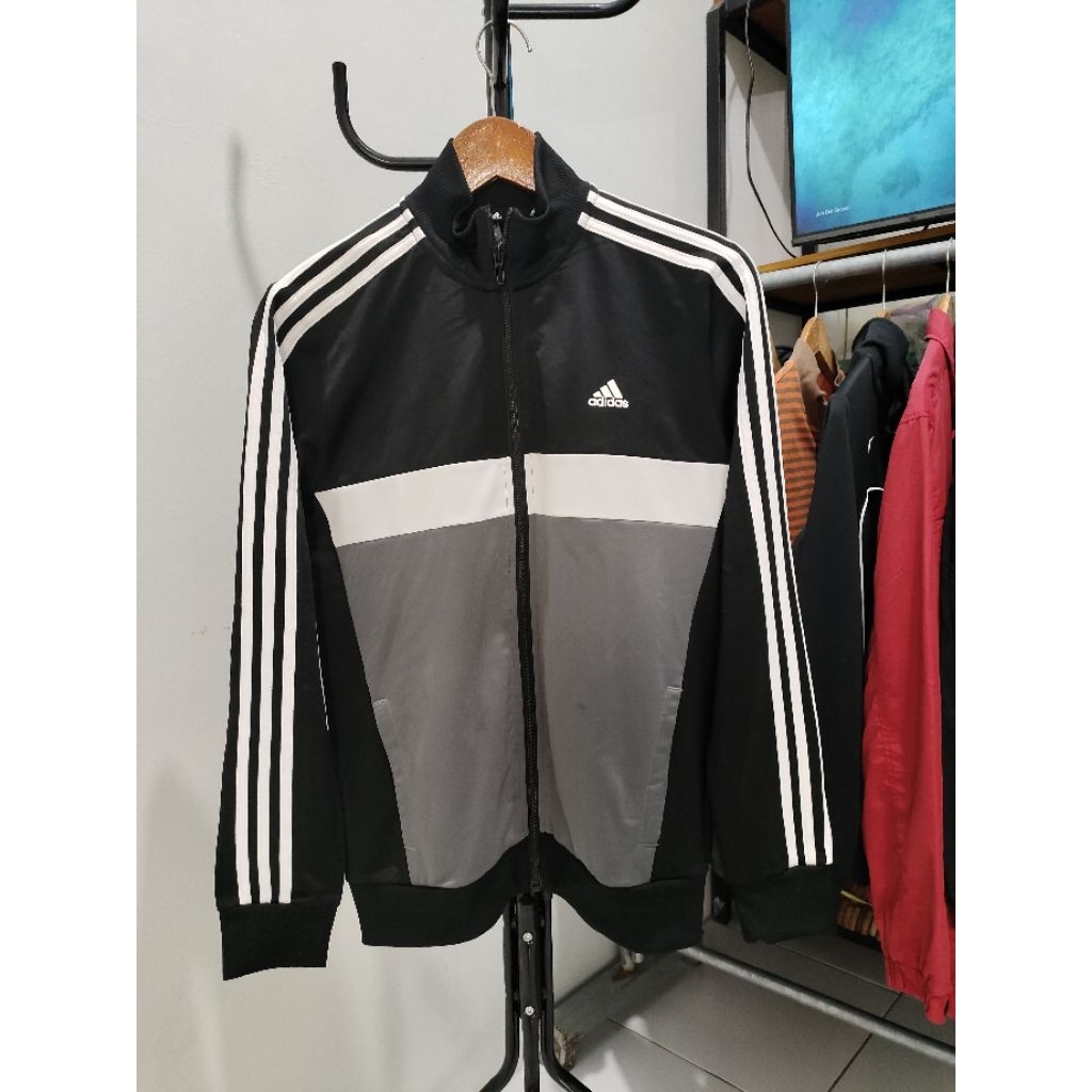 Jacket Tracktop Adidas Essentials 3-Stripes Tiberio Original