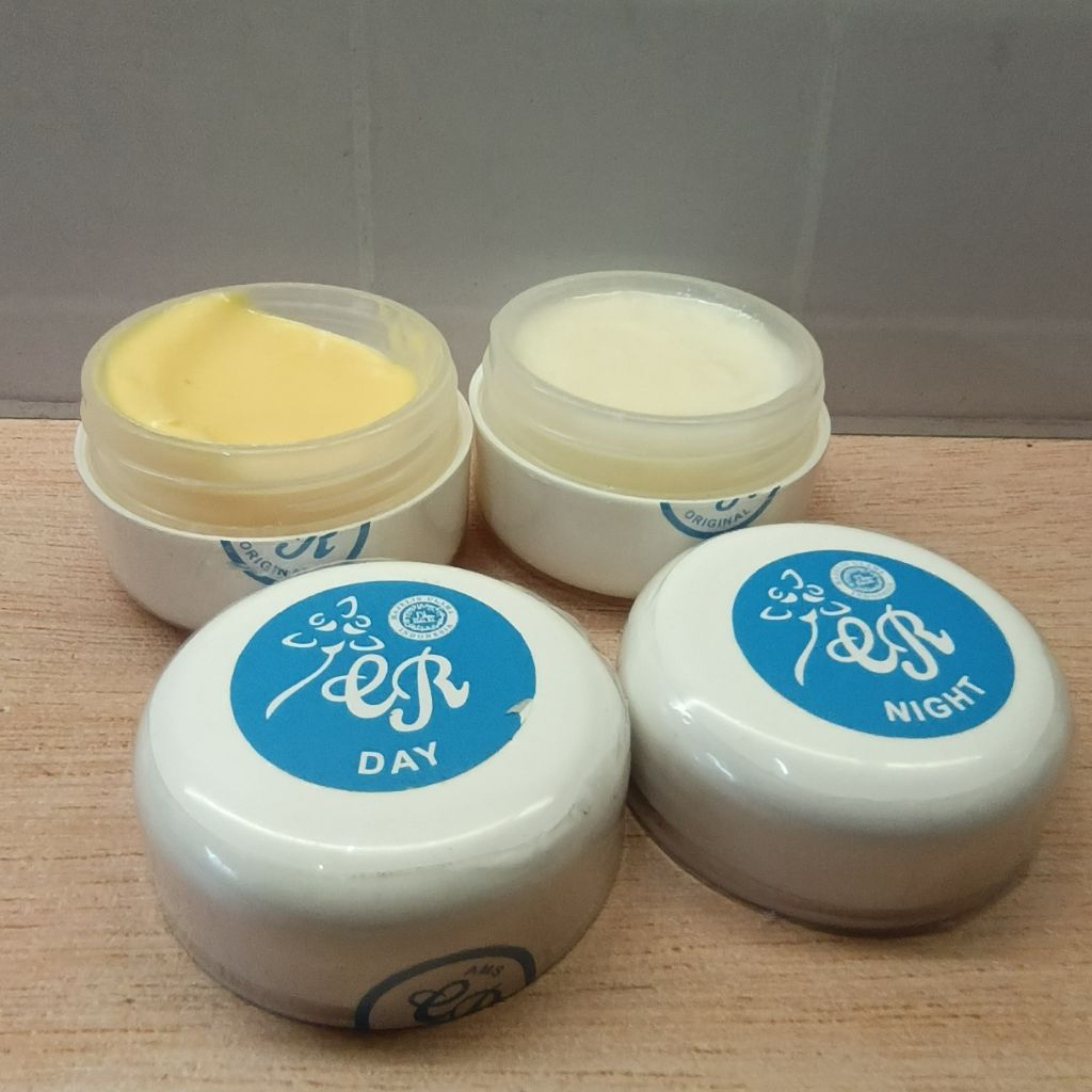 Cream Cr Biru Siang & Malam Ecer