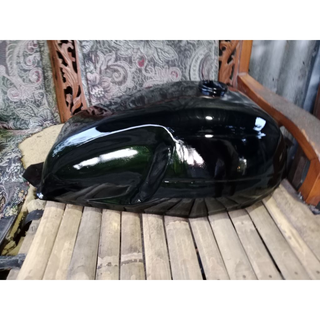 Tangki Custom Vixion NVL Tangki Motor Vixion New NVL Full Cat Hitam Glossy