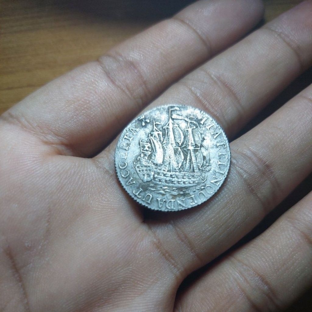 Koin perak 6 stuiver asli tahun 1774.
