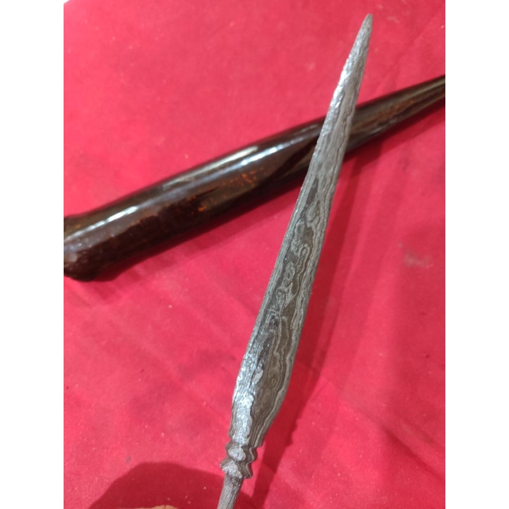 Tombak kudup Mataram pamor wengkon Isen