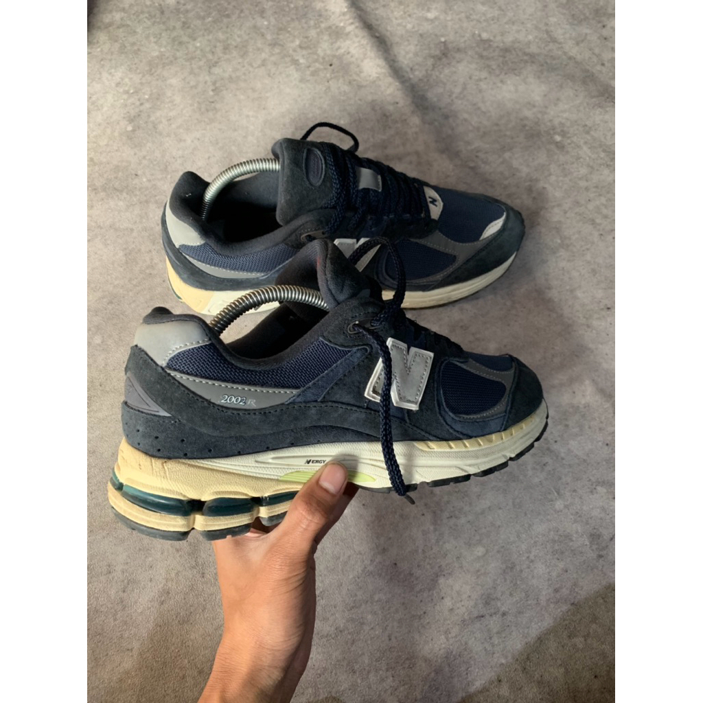 New balance 2002R