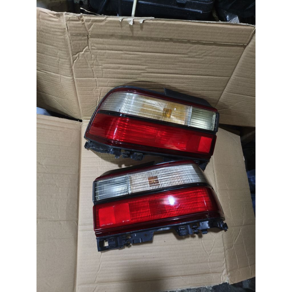 lampu belakang stoplamp great corolla ae101 tahun 1995