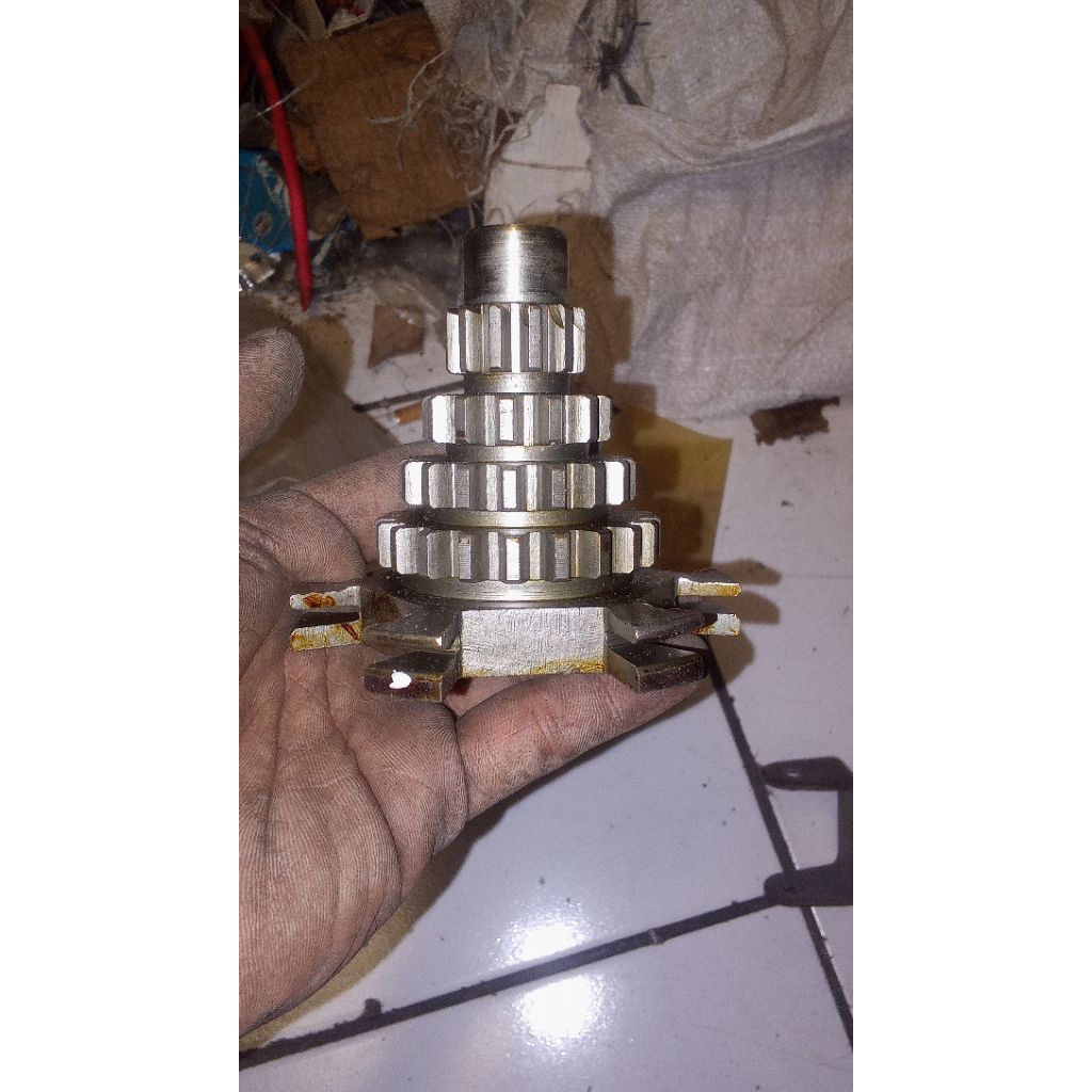 gigi Borobudur vespa super NOS