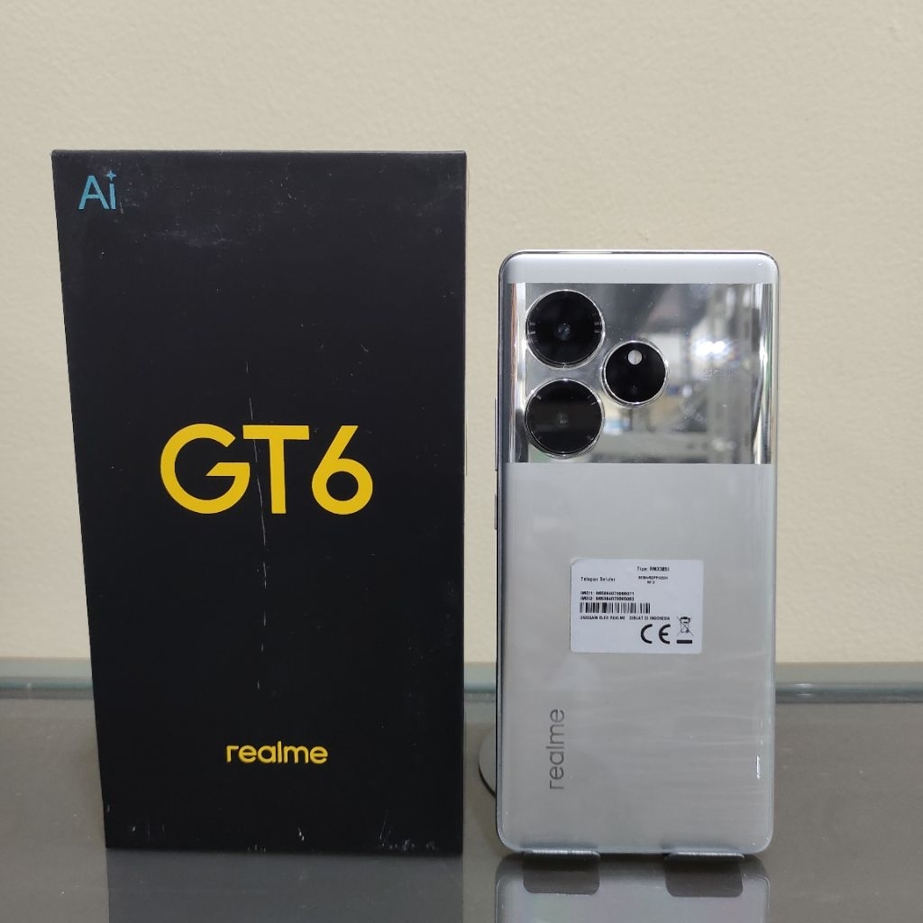 Handphone Realme GT 6 Ram 12 256 GB