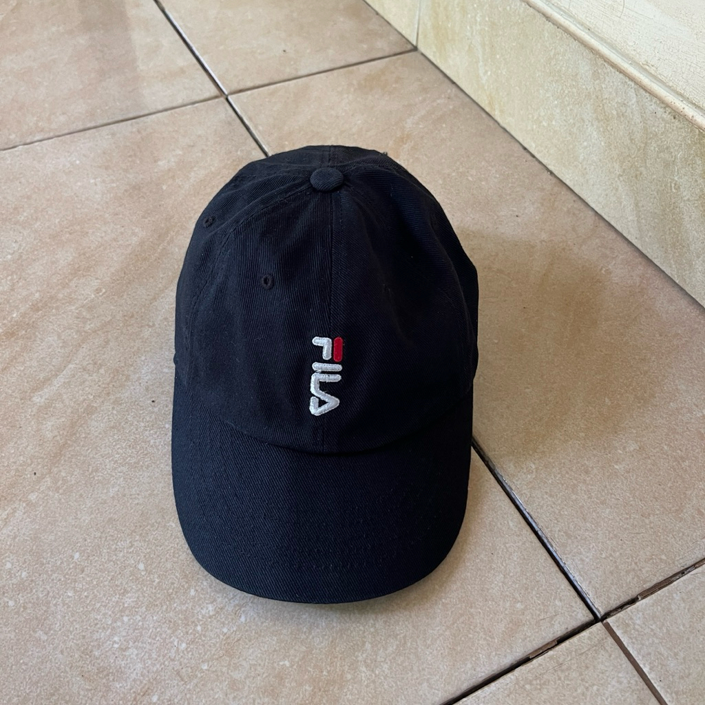 topi Fila casual simpel logo