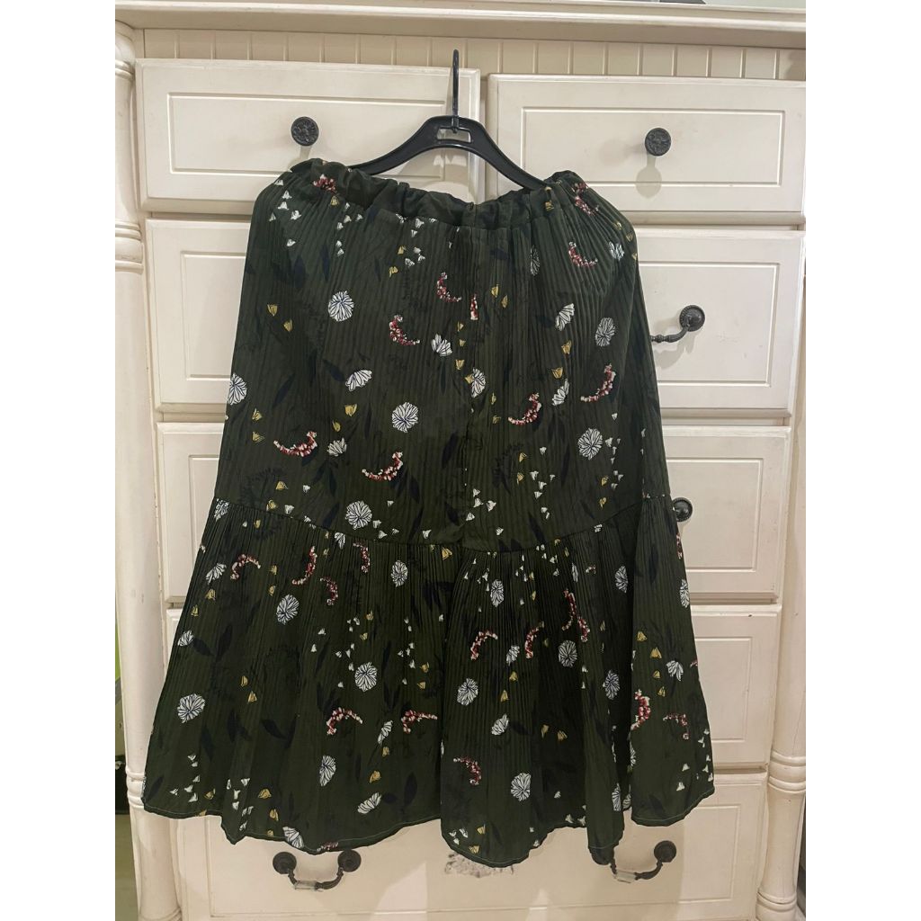 Rok motif rok hitam preloved