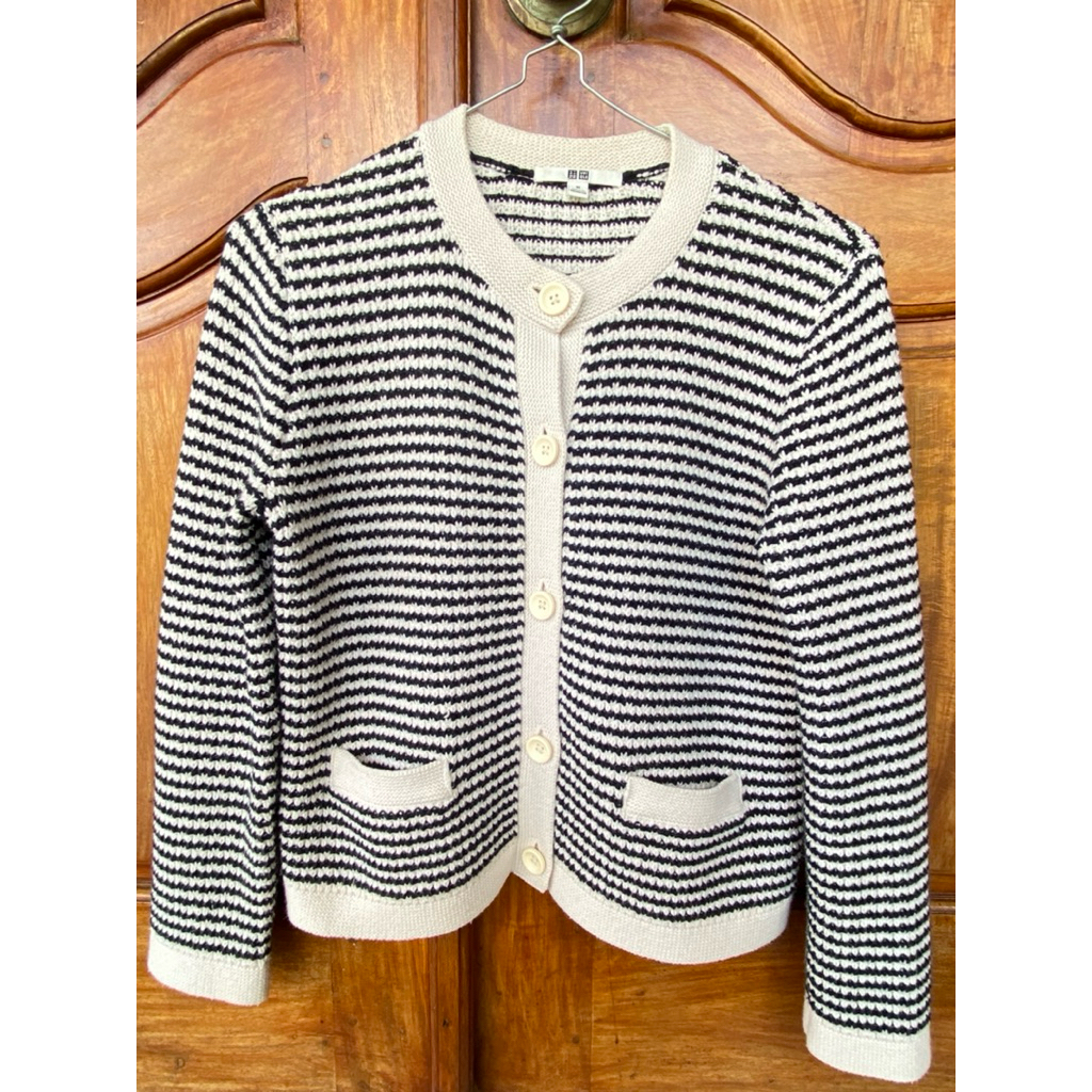 Cardigan Uniqlo Tweed Salur Size M Made in Indonesia