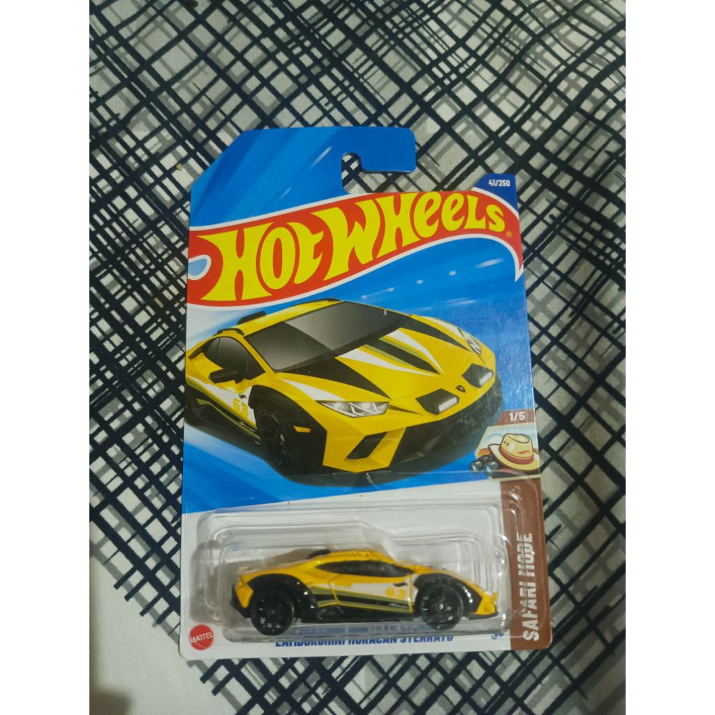 Hot Wheels Lamborghini Huracan Sterrato