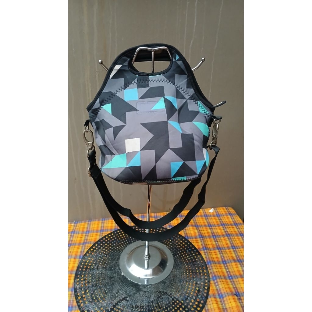 Tas selempang motif shoopen