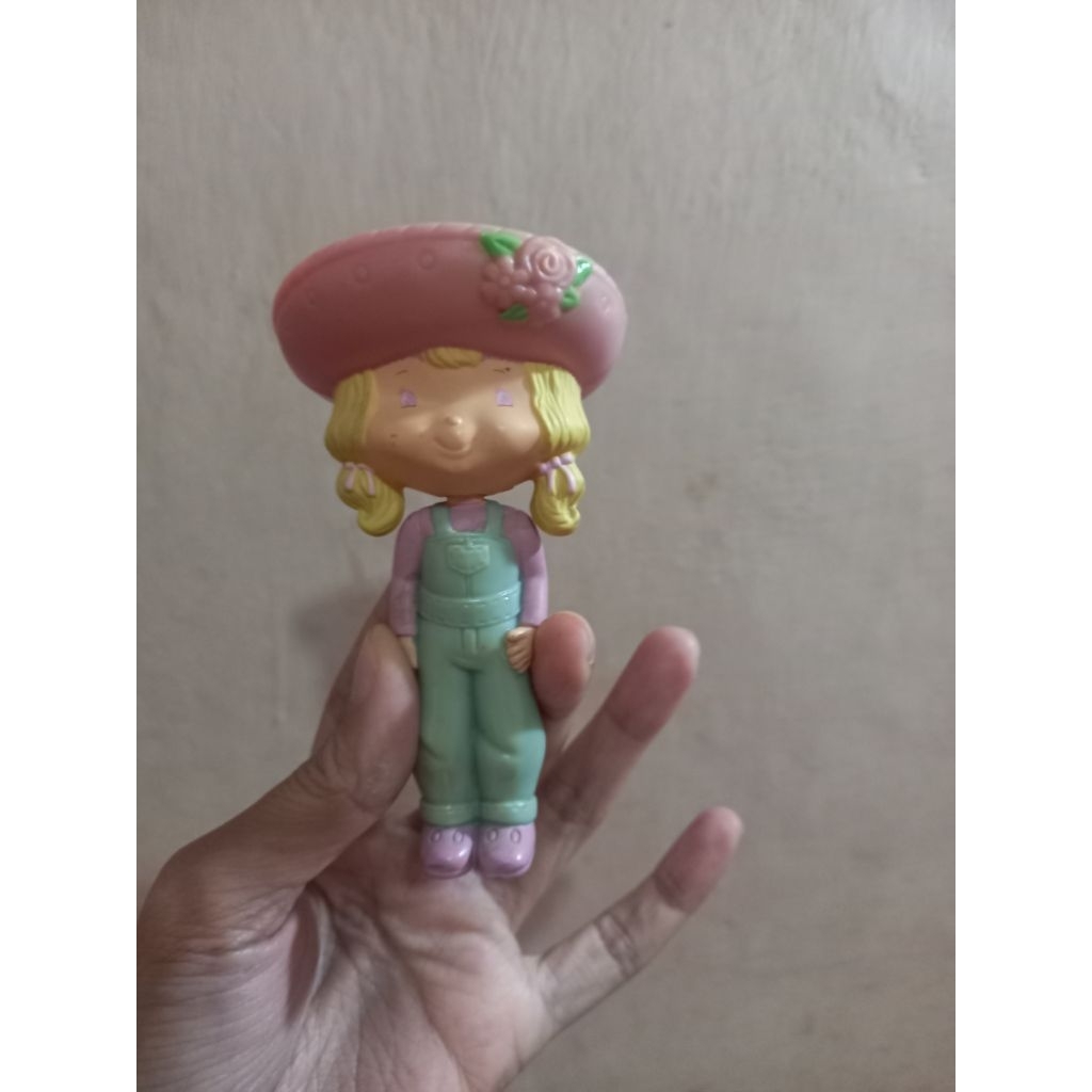 Ganci Gantungan Kunci Figur MCD Strawberry Shortcake Rare