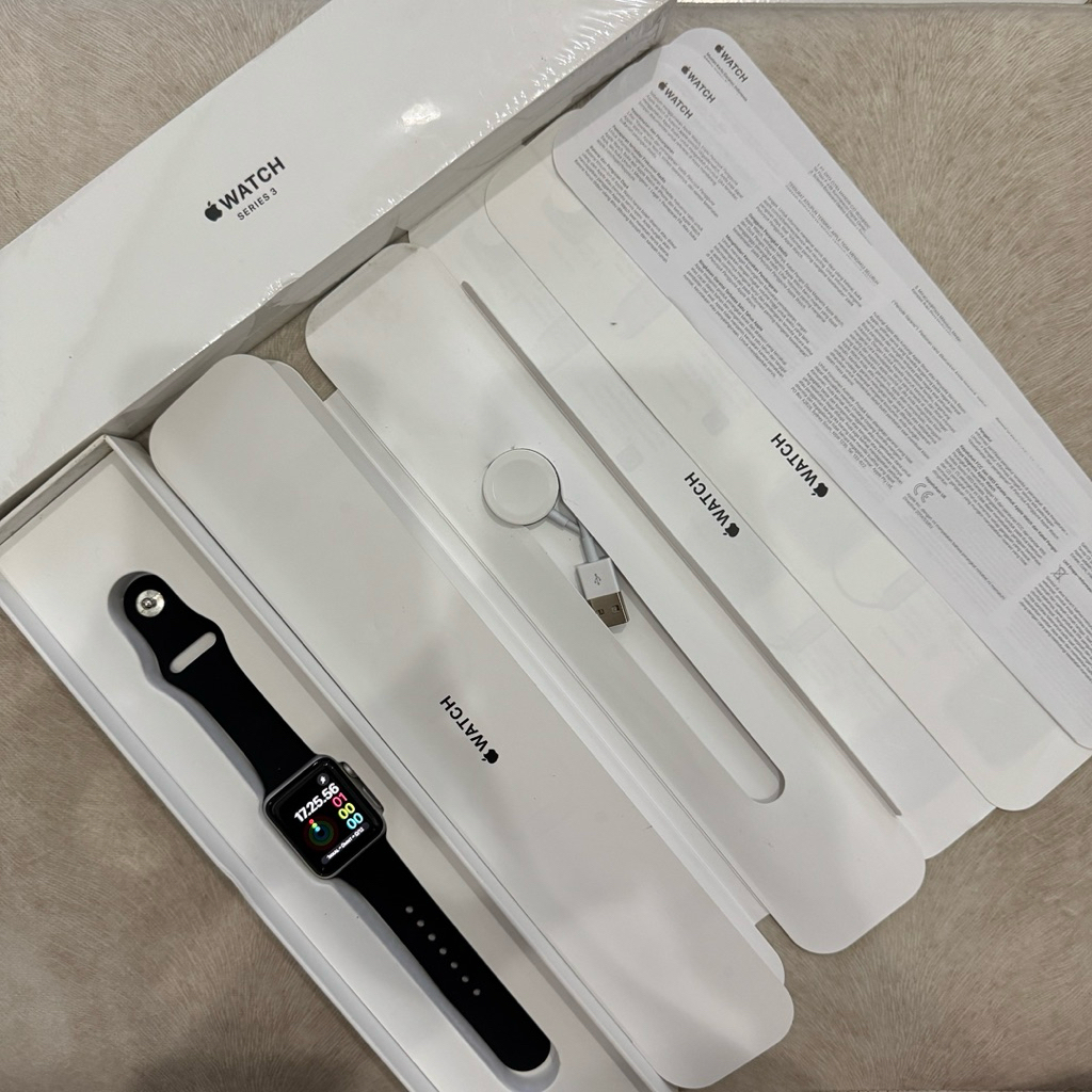 Preloved Apple Watch Series 3 38mm Silver