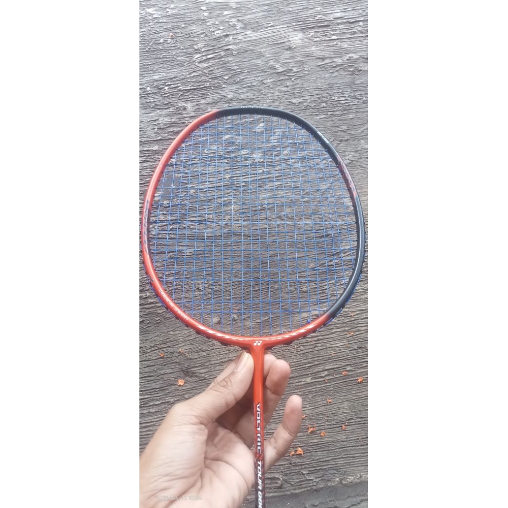 raket Yonex voltric tour 8800