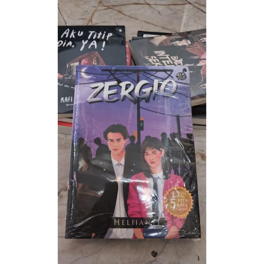 Novel Zergio Karya Helfianti Buku Remaja Romance