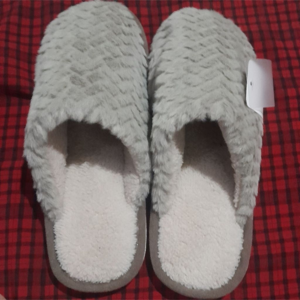 MR DIY -Sandal rumahan-Sandal tidur-Sandal simpel-Sandal bulu-Alas kaki