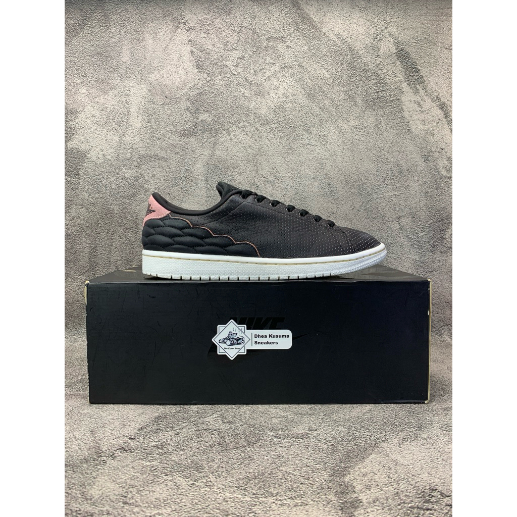 Sepatu Second  Air Jordan 1 Centre Court ‘Black Pink’  Size 40,5 insole 25,5 cm  Original Guarantee 