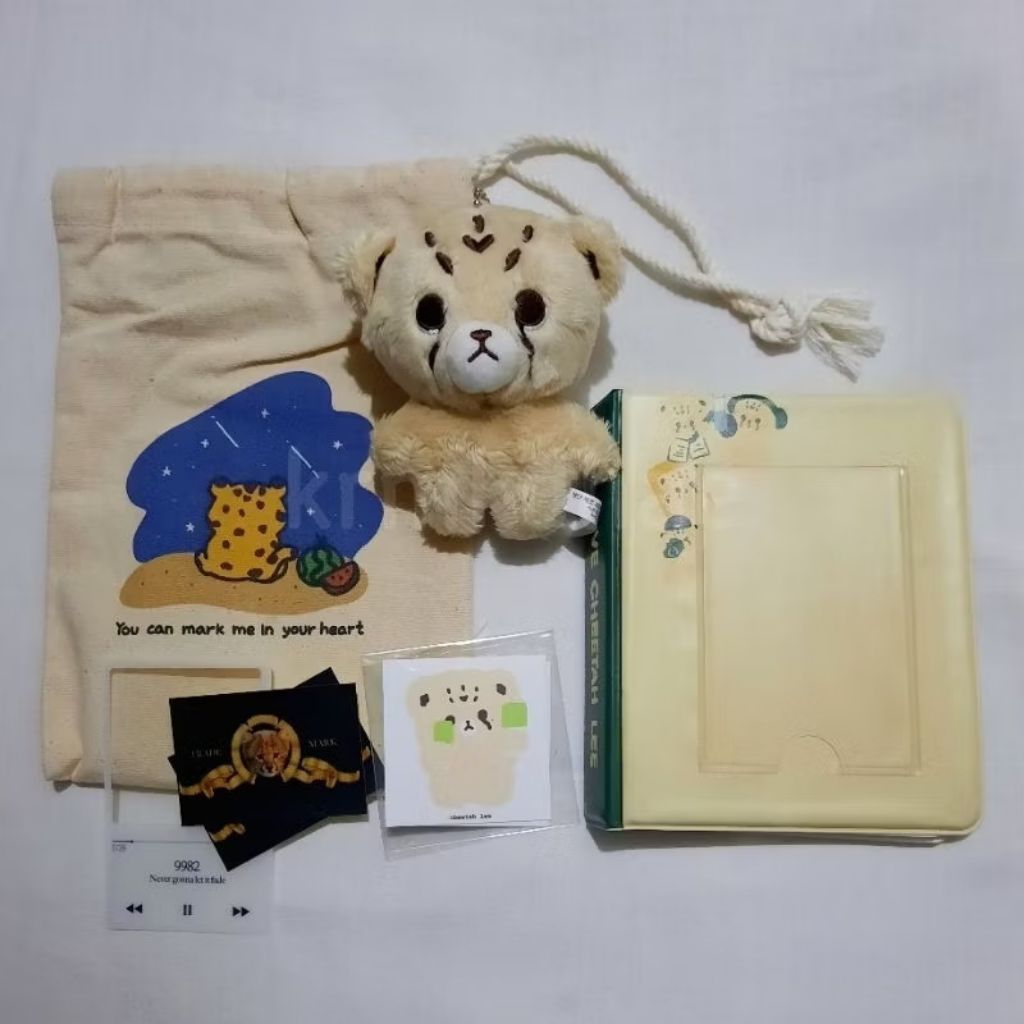 MARK LEE DOLL CHEETAH LEE COLLECT BOOK / POUCH