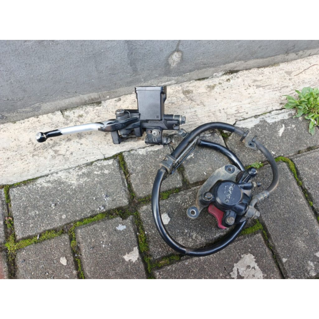 Master kaliper cakram rem depan Vario 150 Fi led tokico original copotan