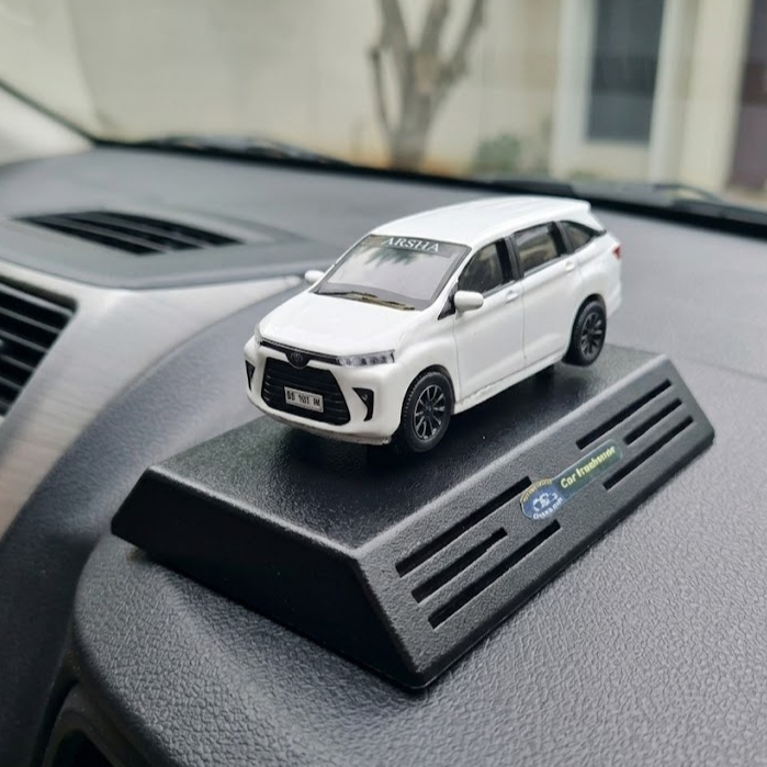 (All New Avanza Terbaru) Skala 1 : 45 Resin Crystal 13x8cm Pajangan Interior Miniatur Mobil