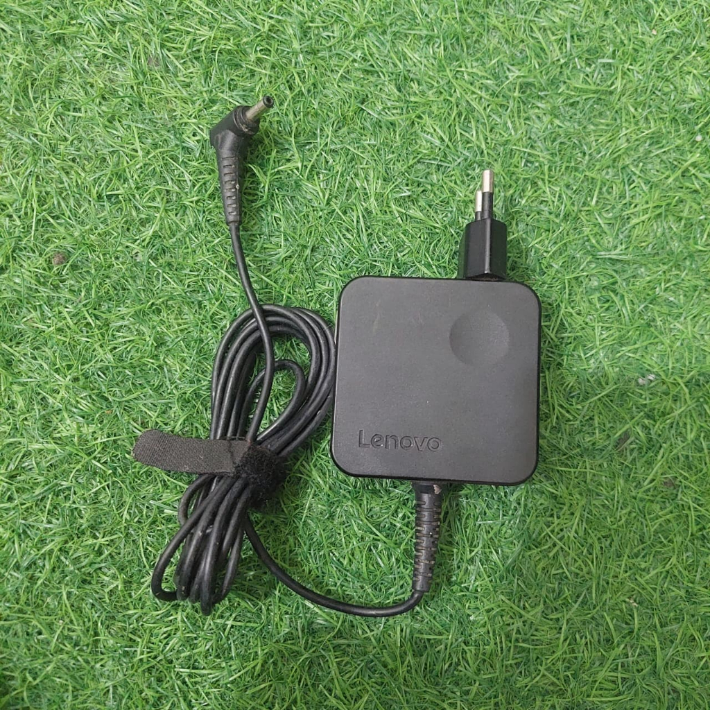 ADAPTOR CHARGER LAPTOP BEKAS LENOVO