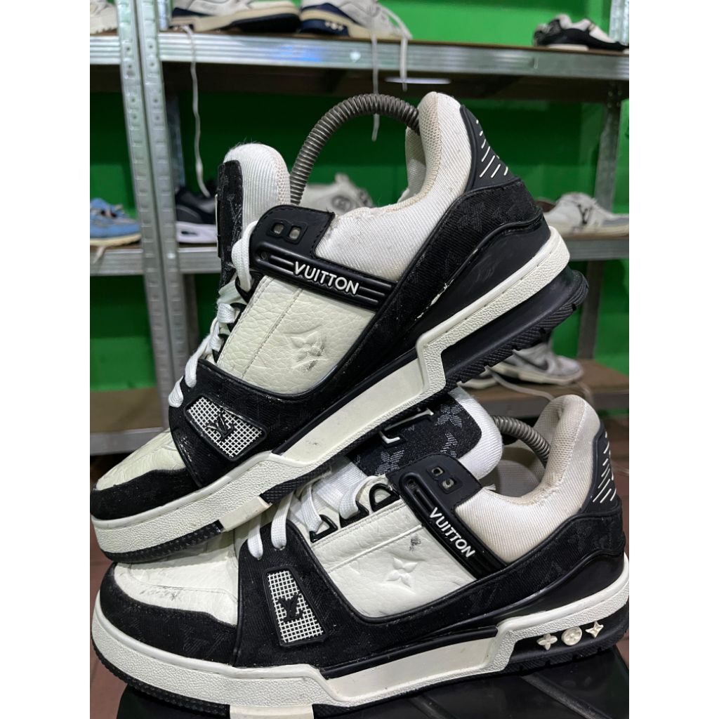 LV Trainer Sneakers Black White High Quality - Sepatu Casual Pria Premium size 43