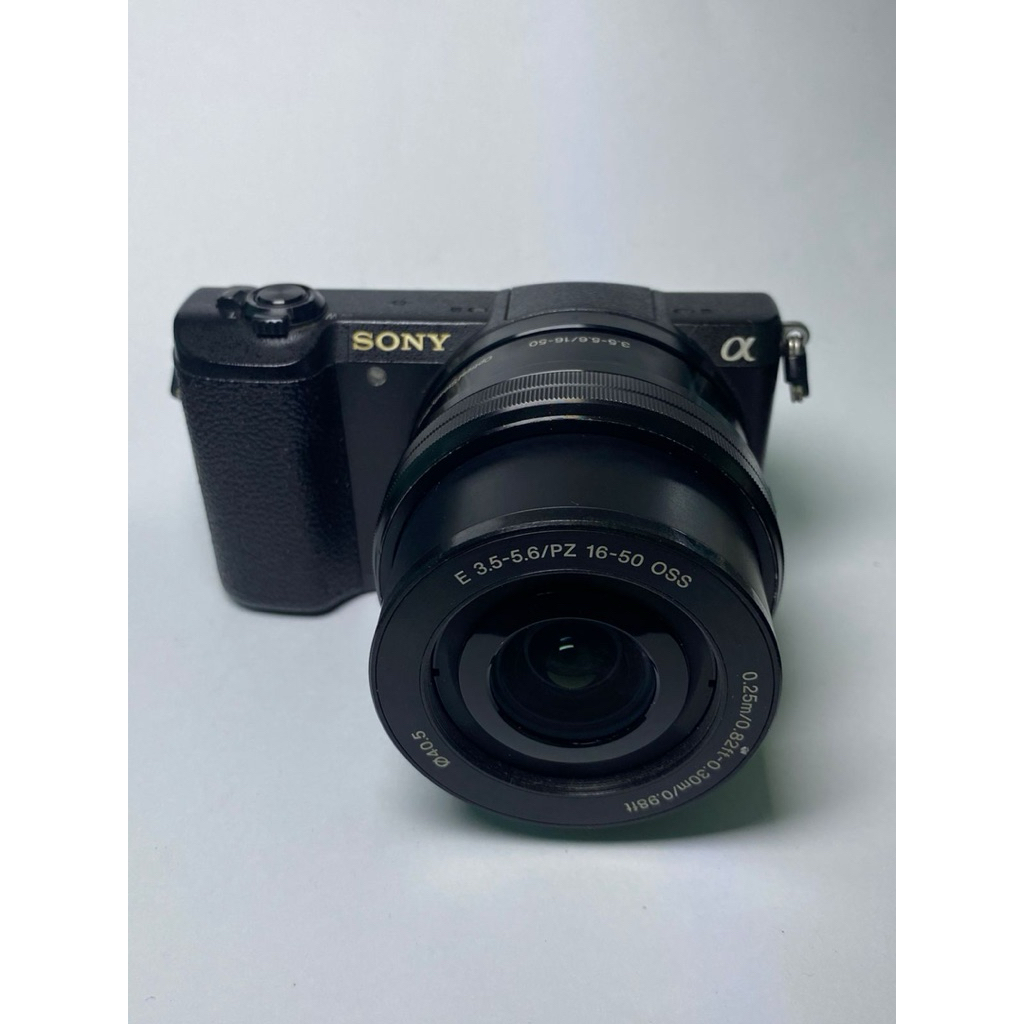 SONY A5100 + LENSA 16-50MM OSS