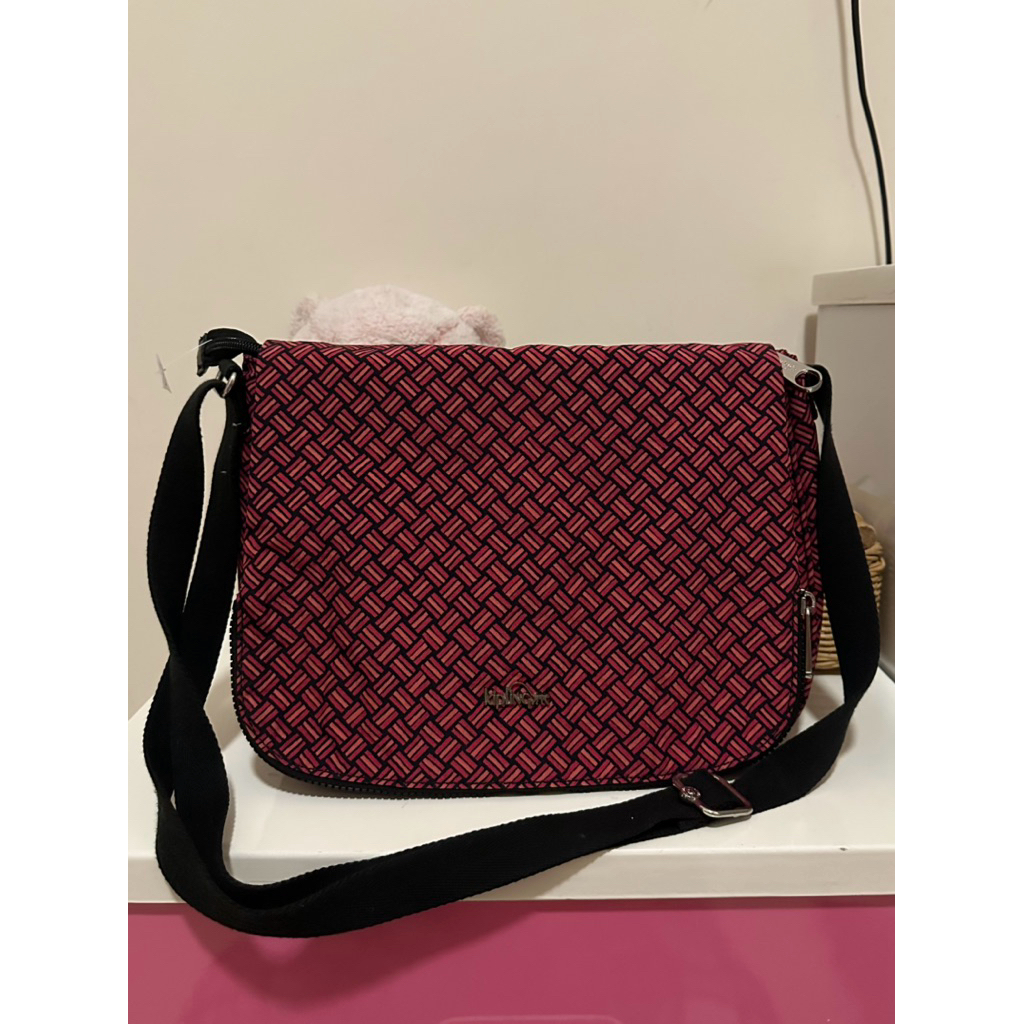 KIPLING Tas Selempang Kipling Earthbeat S Kecil  Tenun Geo Merah Muda