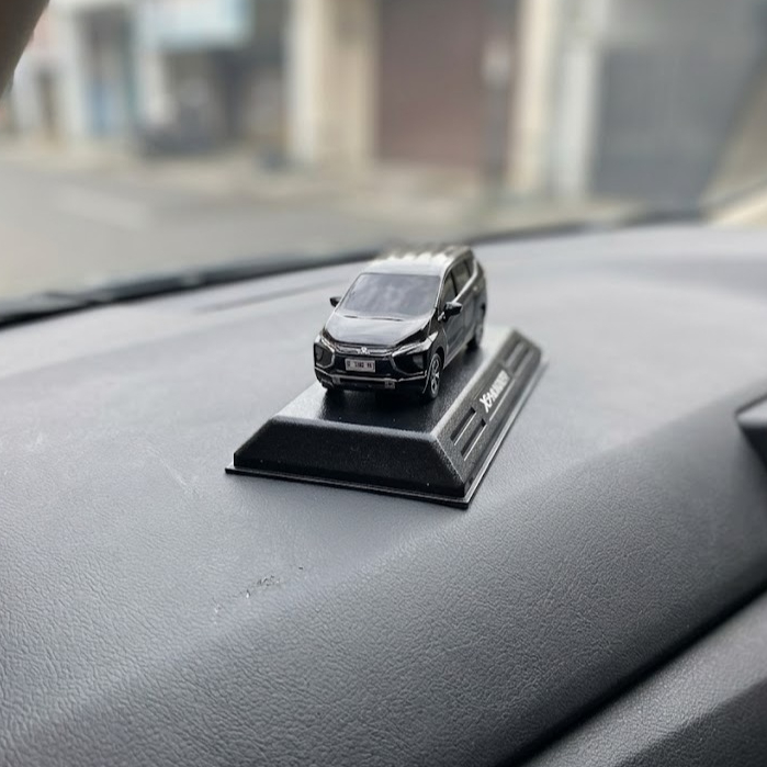 Pajangan Interior Mobil Miniatur Xpander Ultimate