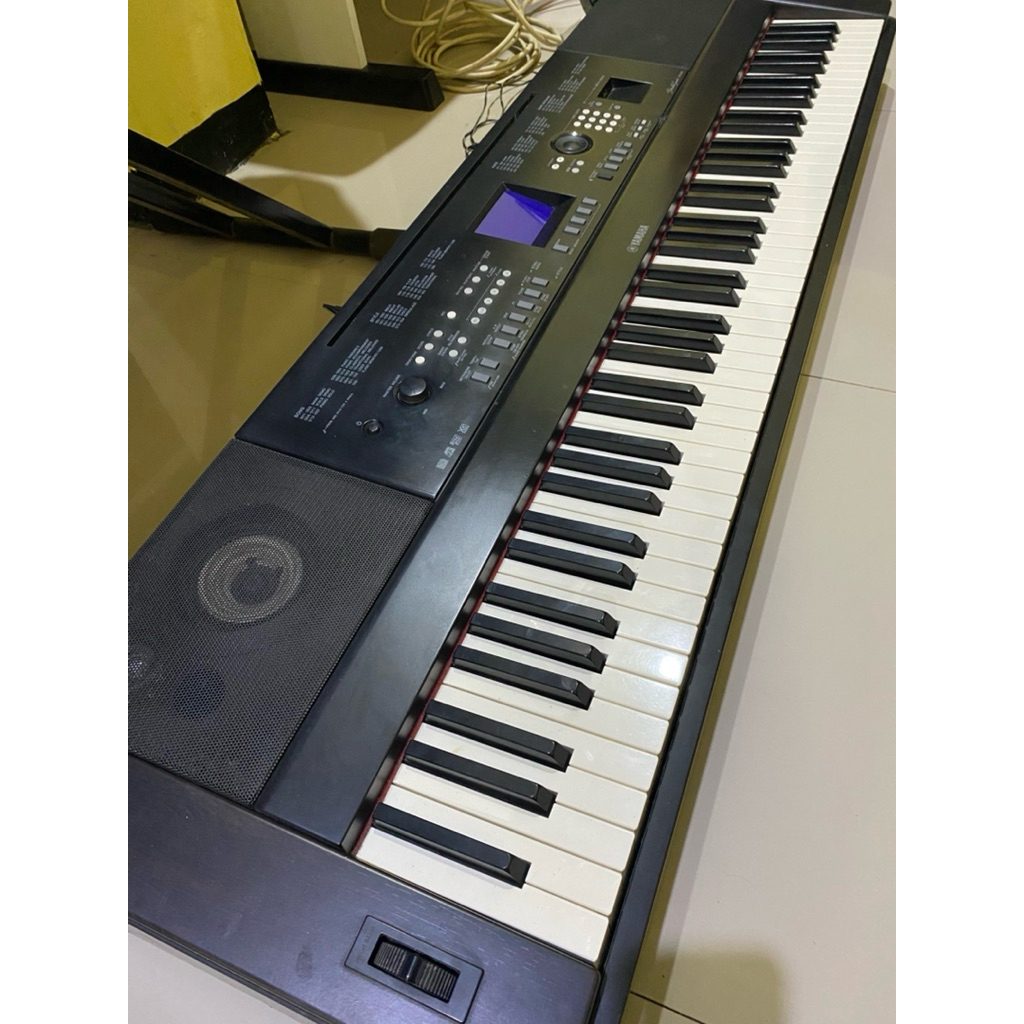 Portable Grand Yamaha DGX 650