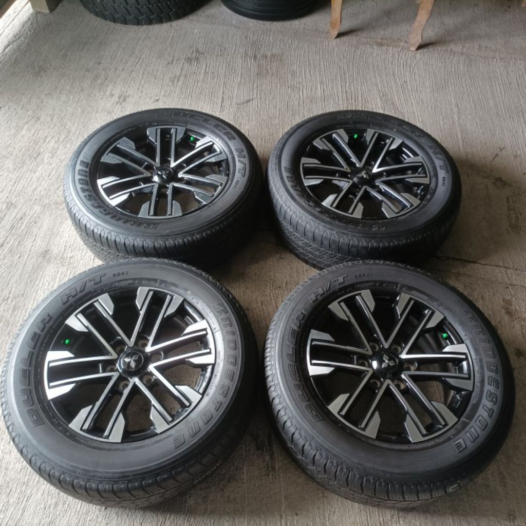 velg pajero facelift R18 +ban