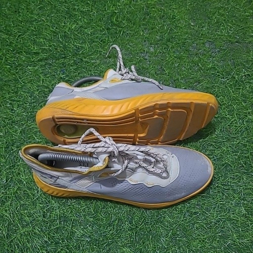 sepatu sneakers ecco womens size 38
