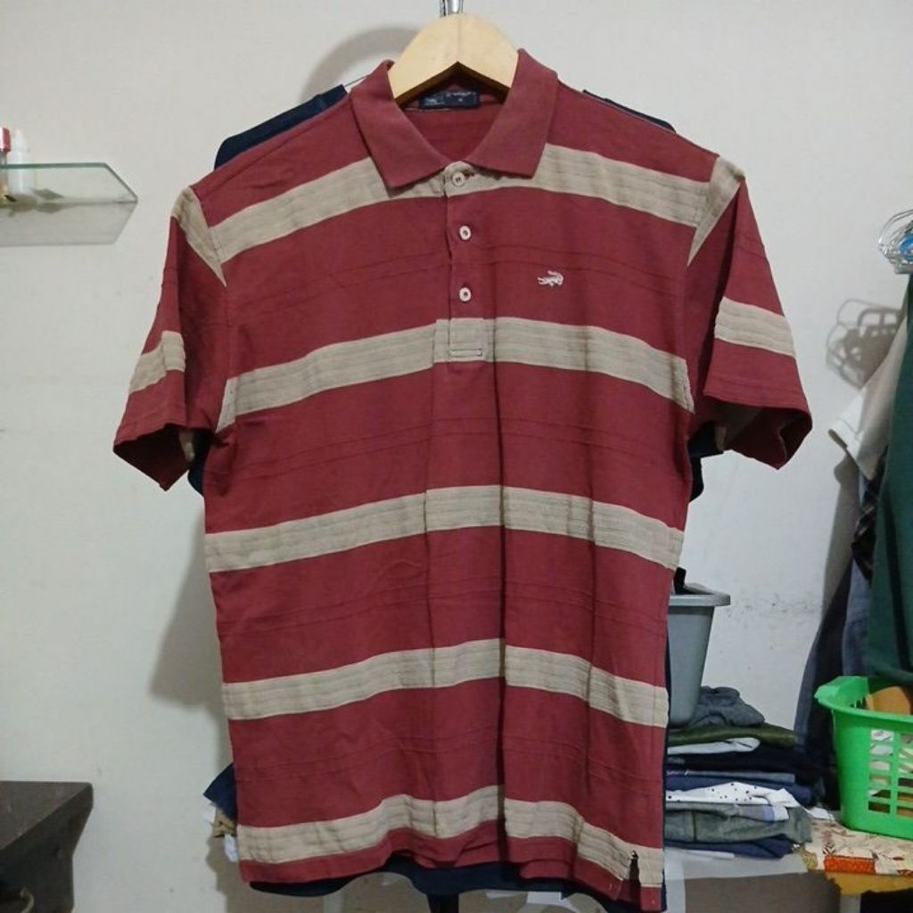 Kaos katun kerah polo warna merah salur logo bordir CROCODILE second Original size S ld 100cm Pjg 66