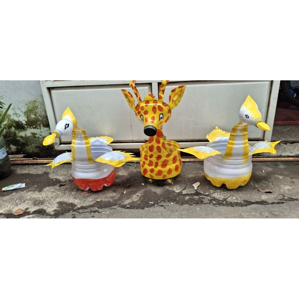 POT BUNGA GALON BEKAS