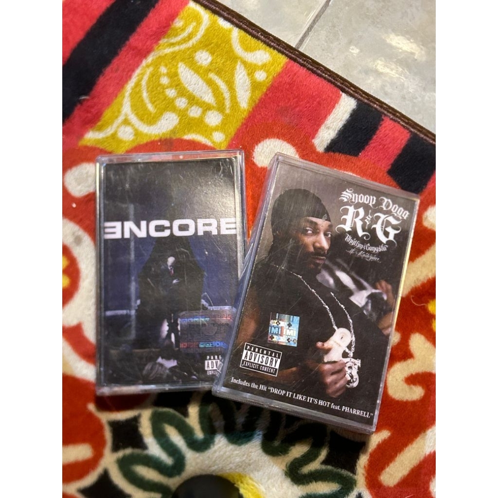 sepaket kaset pita snoop dogg dan eminem