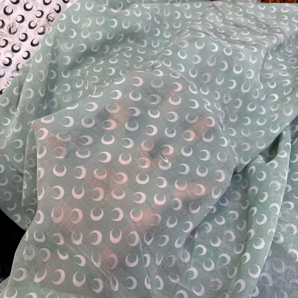 Kain Sifon Sutra Premium Motif Geometris -Hijau - Elegan & Ringan”Lq
