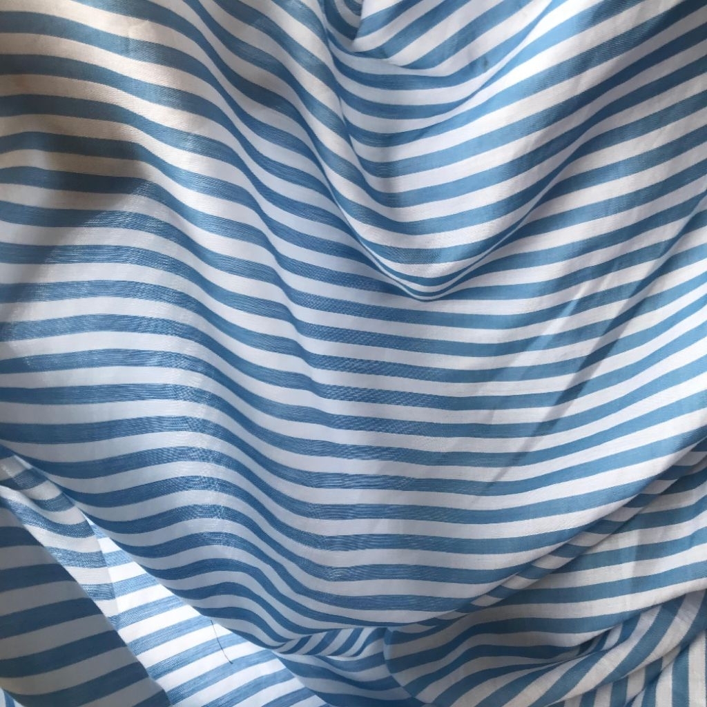 kain satin motif ~ kain satin motif salur ~ kain silk motif salur biru putih ~ silk motif halus dw