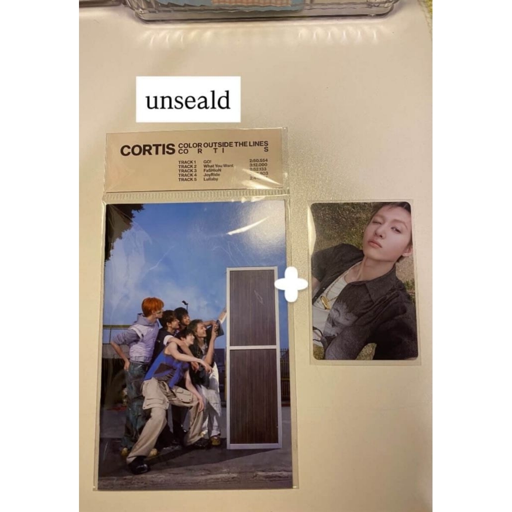 photocard cortis Martin