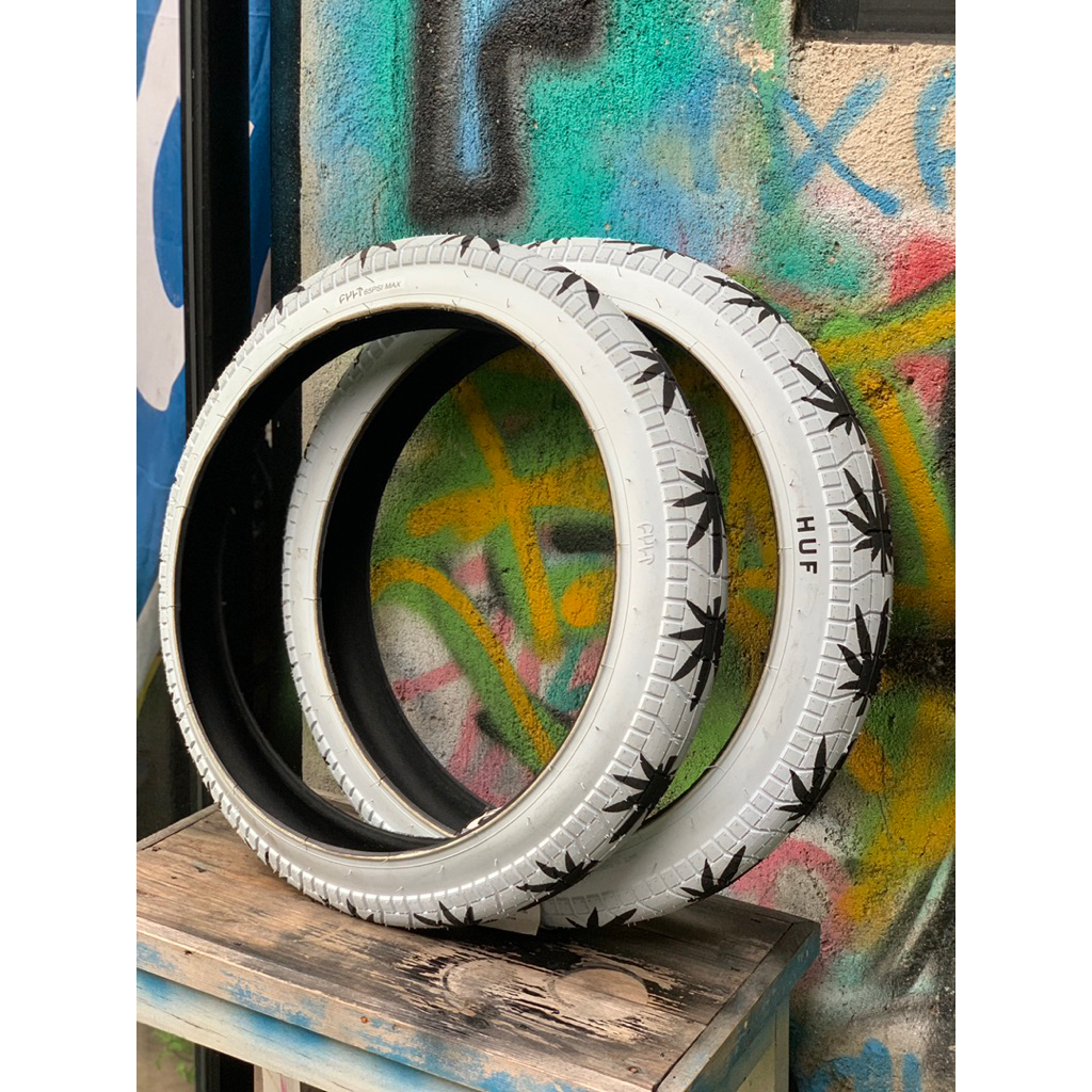 Parts BMX Cult X HUF Tire 2.40 - White