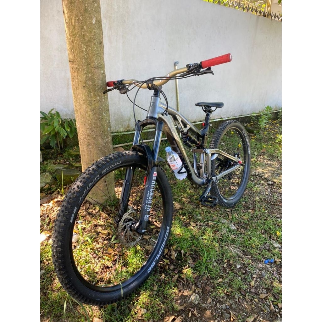 Sepeda MTB Thrill T140
