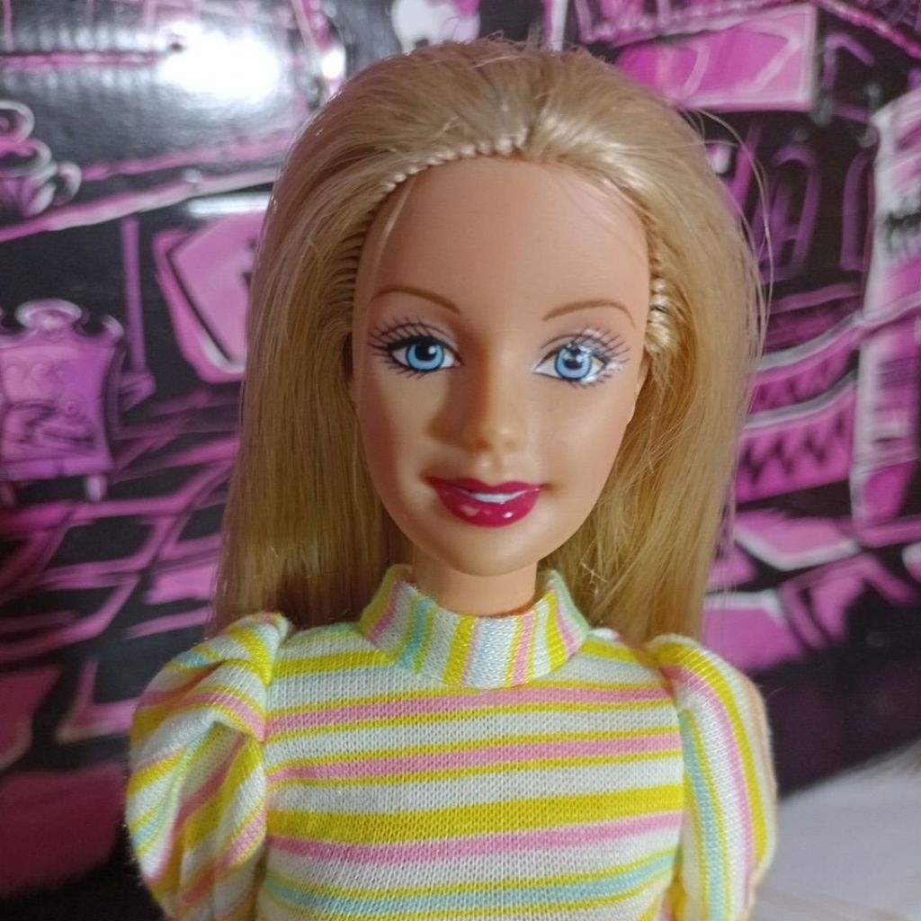 Barbie Mattel Preloved