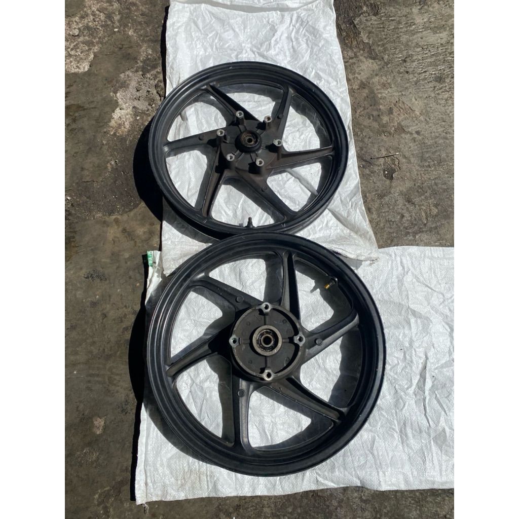 Pelek Velg roda depan belakang Mp mono megapro monoshock megapro new CBR 150 original lepasan/ copot