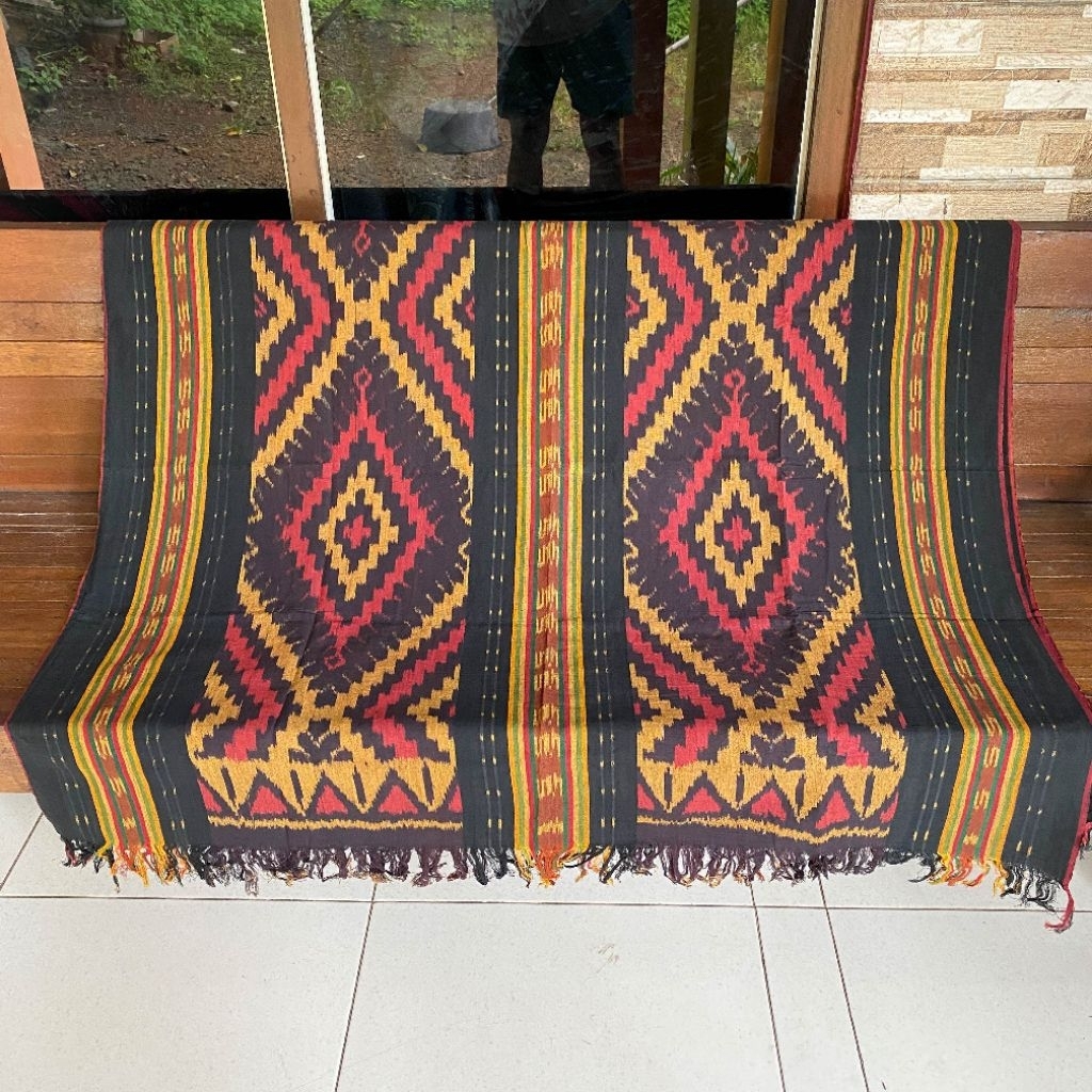 Kain Tenun Balngket Halusan Kombinasi Motif Buna NTT Warna Gringsing
