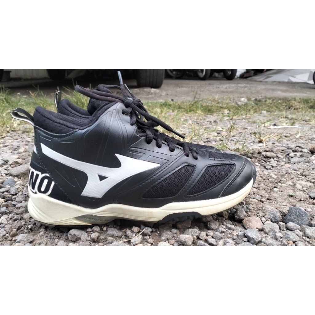 sepatu volly Mizuno 39 second