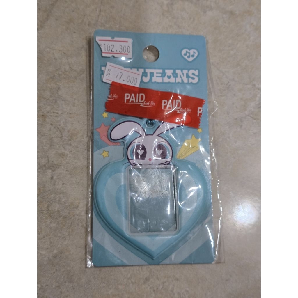 newjeans keychain frame
