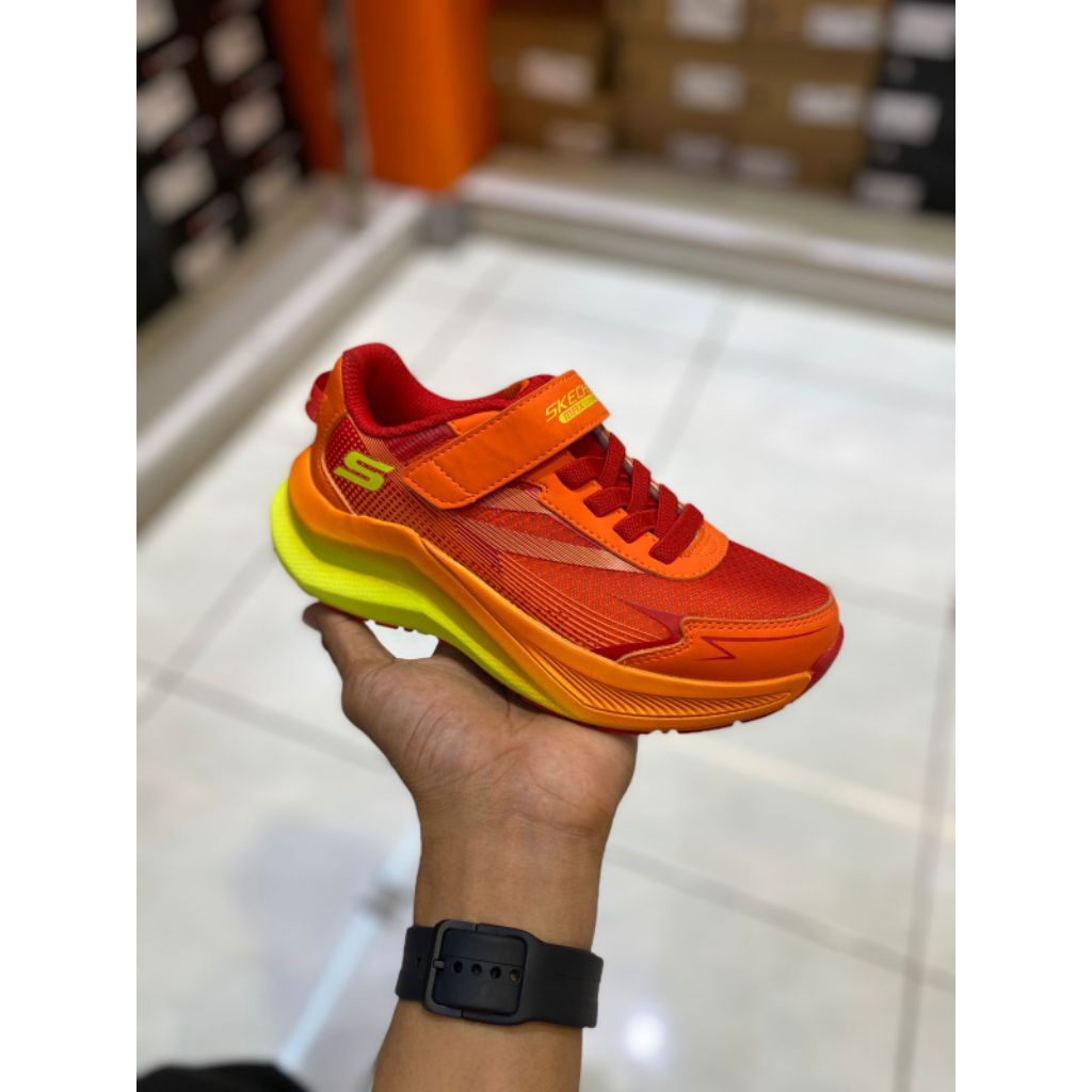 SKECHERS MAX CUSHIONING KIDS