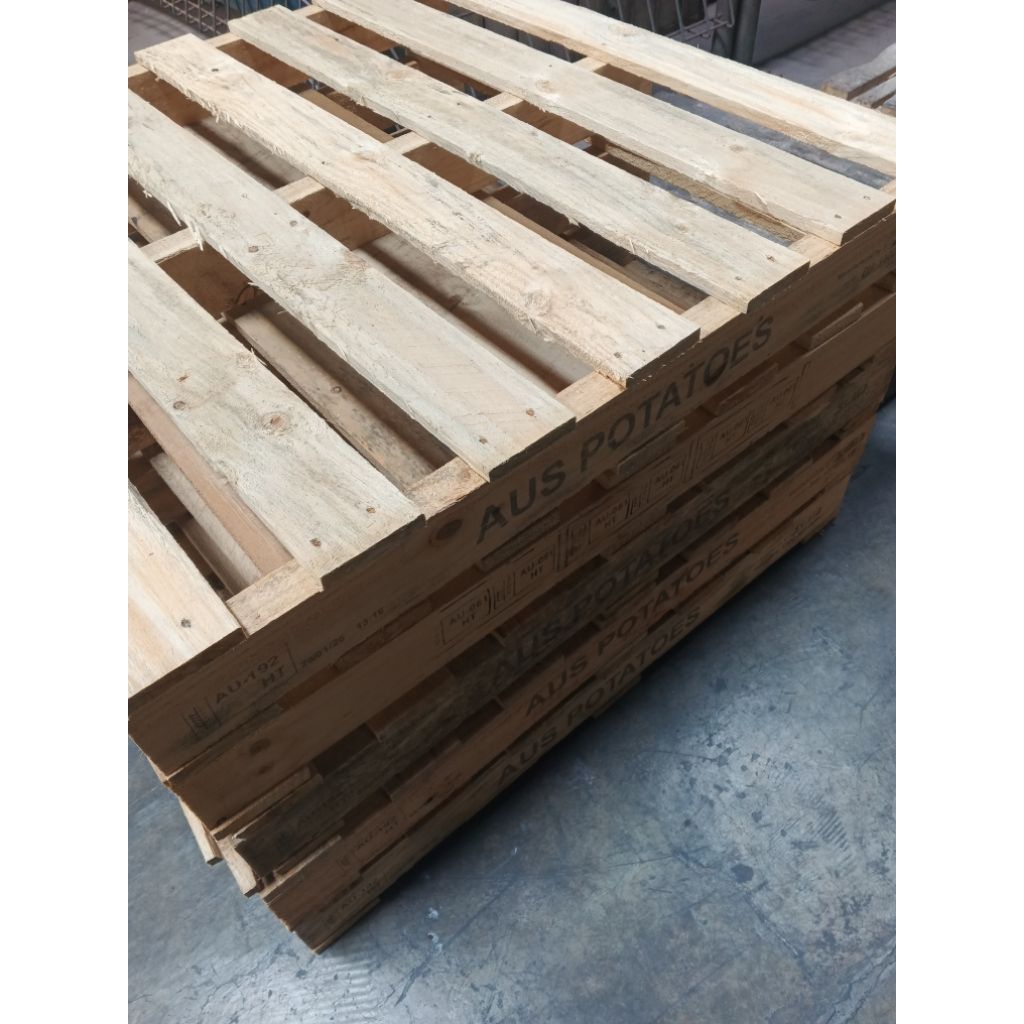 kayu bekas palet jati Belanda,kayu pinus