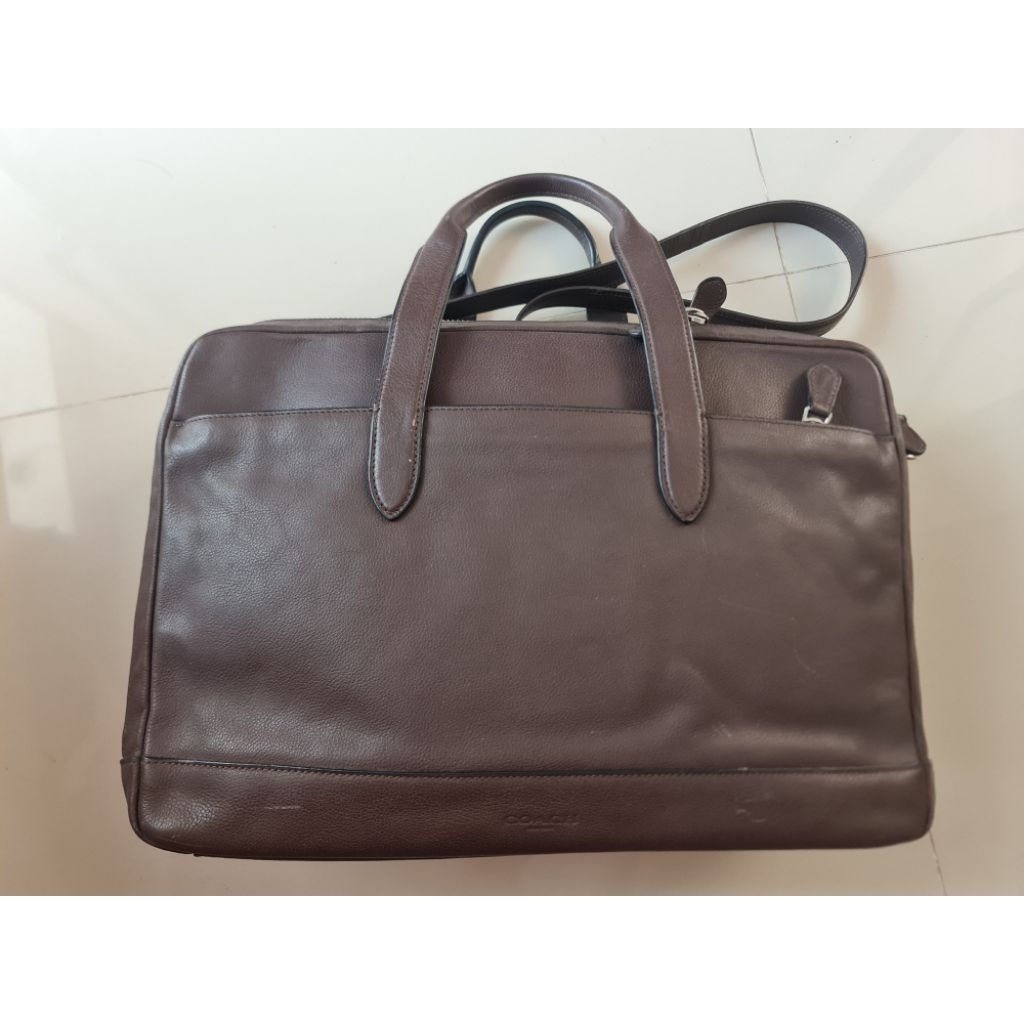 120. Tas Kerja Laptop Office Bag Pria Coach Brown
Mantan / Bekas / Second

Size : 39cm x 10cm × 27cm
