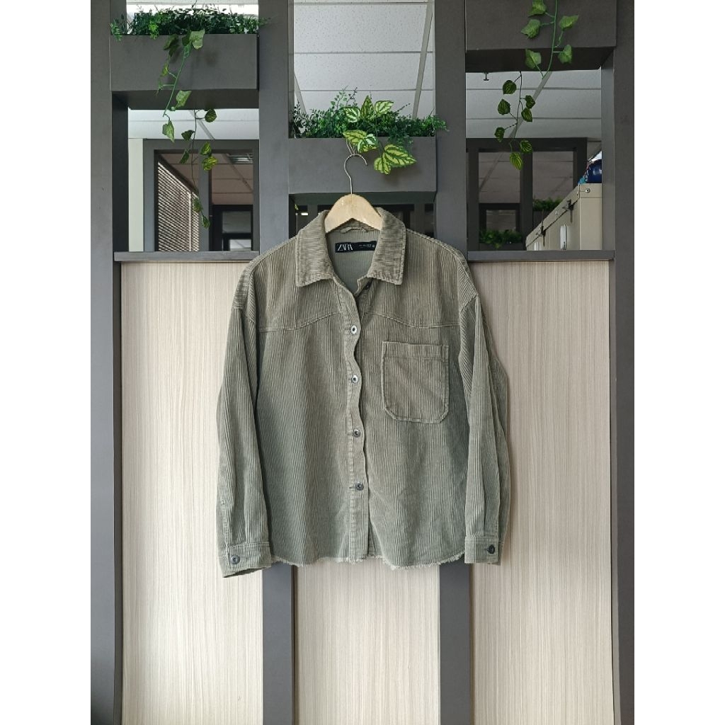Original Zara Corduroy Khaki Crop Overshirt (L)