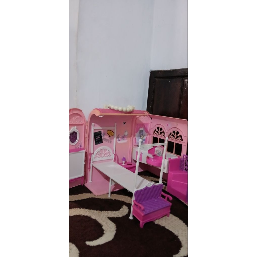 Mainan koper rumah barbie