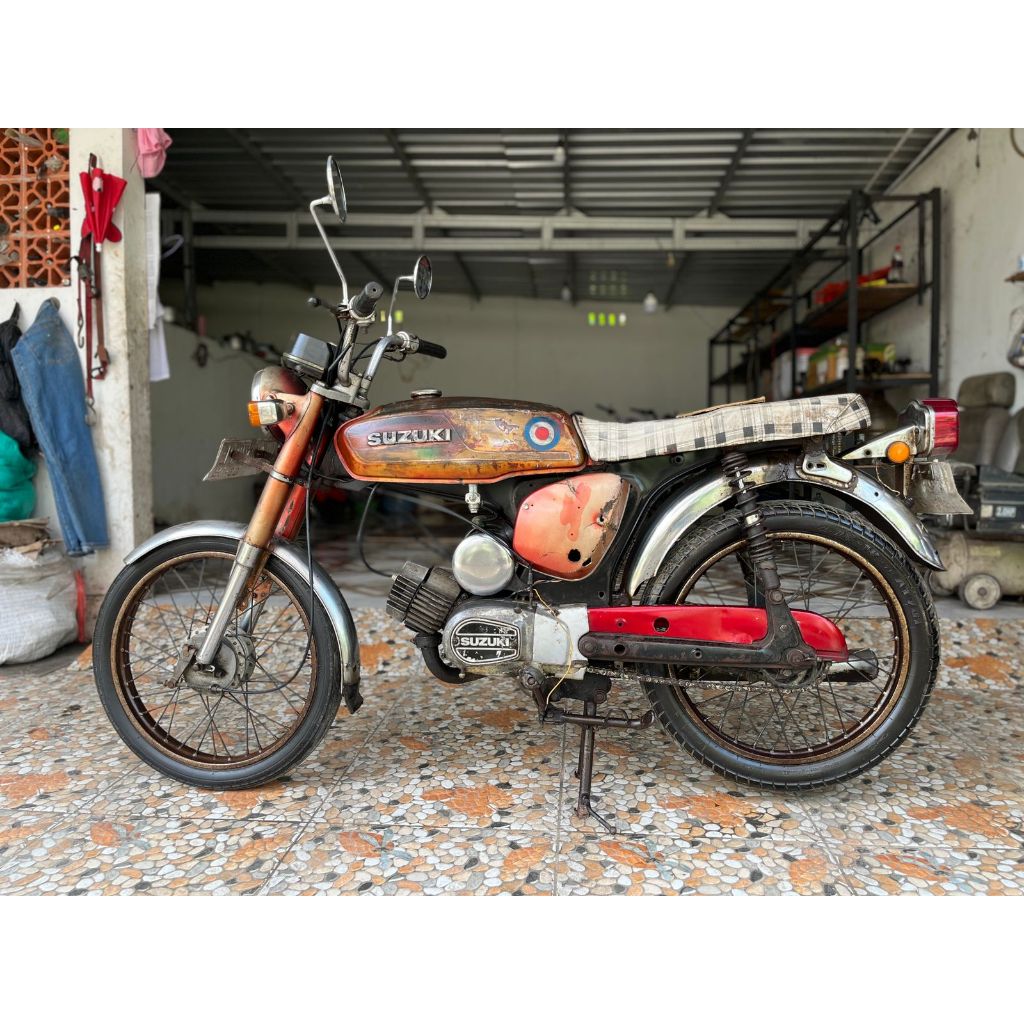 Motor Suzuki A100